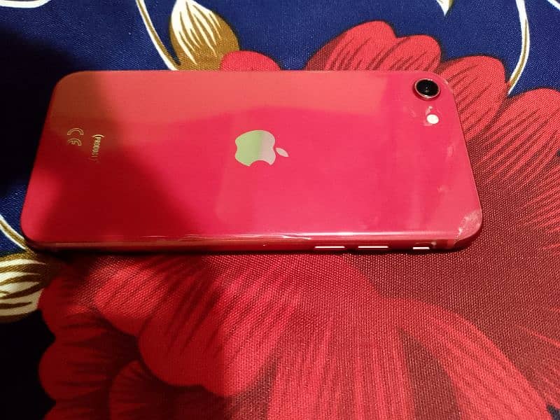iphone SE 2020 product red spacial addition 2