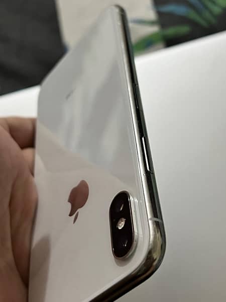 selling iphone x pta approved 5