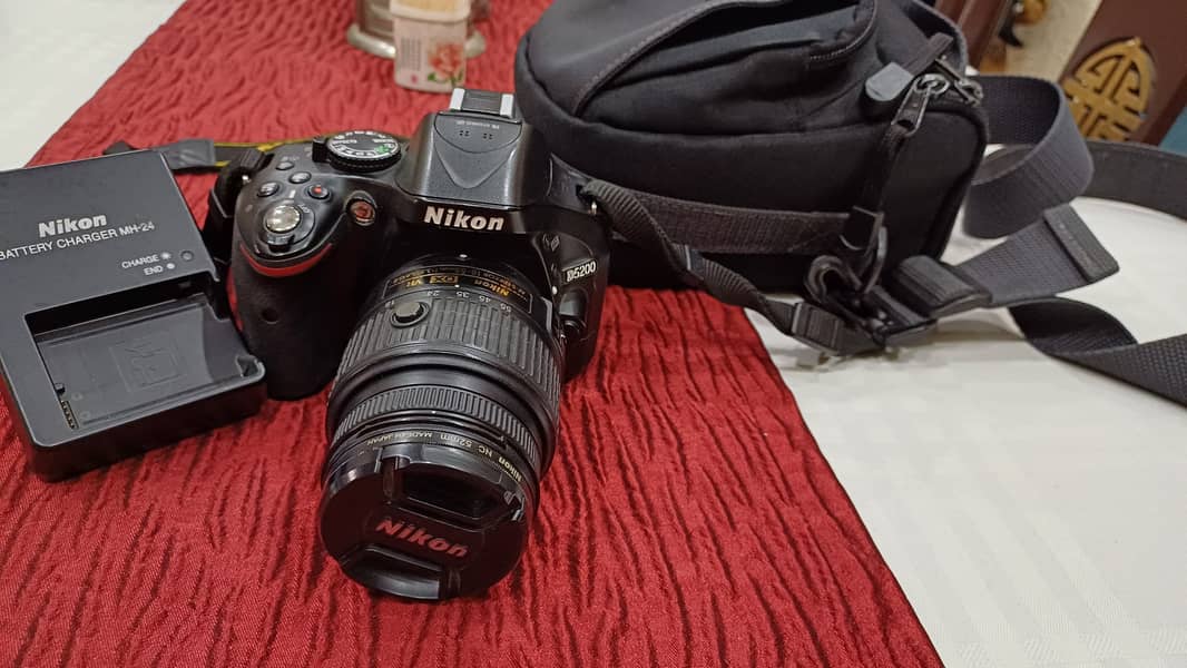 Nikon D5200+ 18-55mm Lense+ Charger+ Bag+ camera Box 7