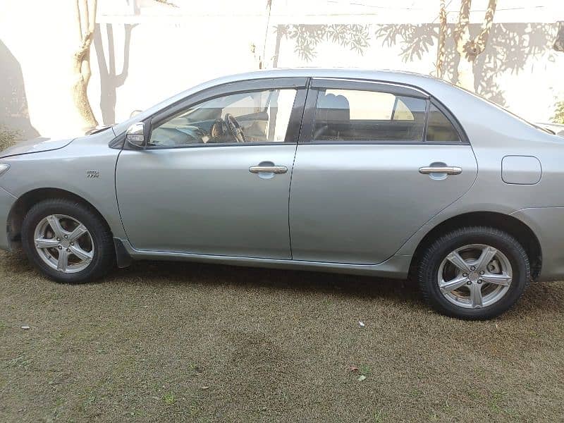 Toyota Corolla GLI 2013 1