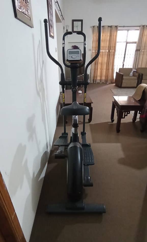 Slimline Elliptical or cross trainer K8718HA 0