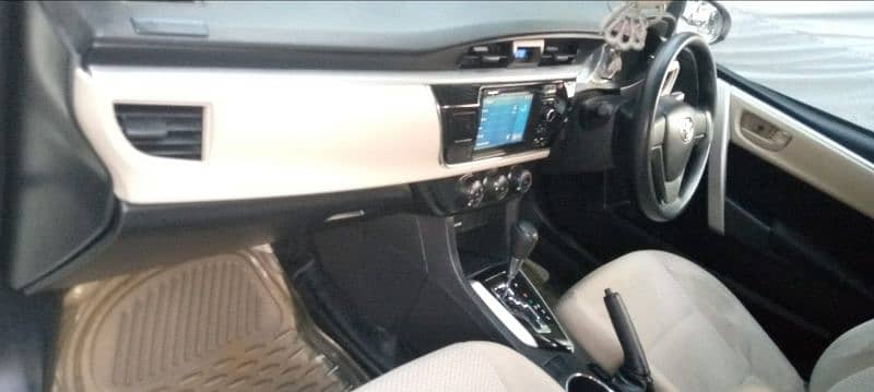 Toyota Corolla 1.6 Altis, Automatic Transmission, Model 2017 5