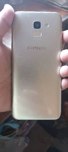 Samsung J6 Lush condition with box chargr 1hand use Panel ka shsha crk