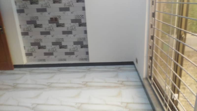 10 MARLA UPPER PORTION FOR RENT IN SECTOR C BAHRIA TOWN LAHORE 8