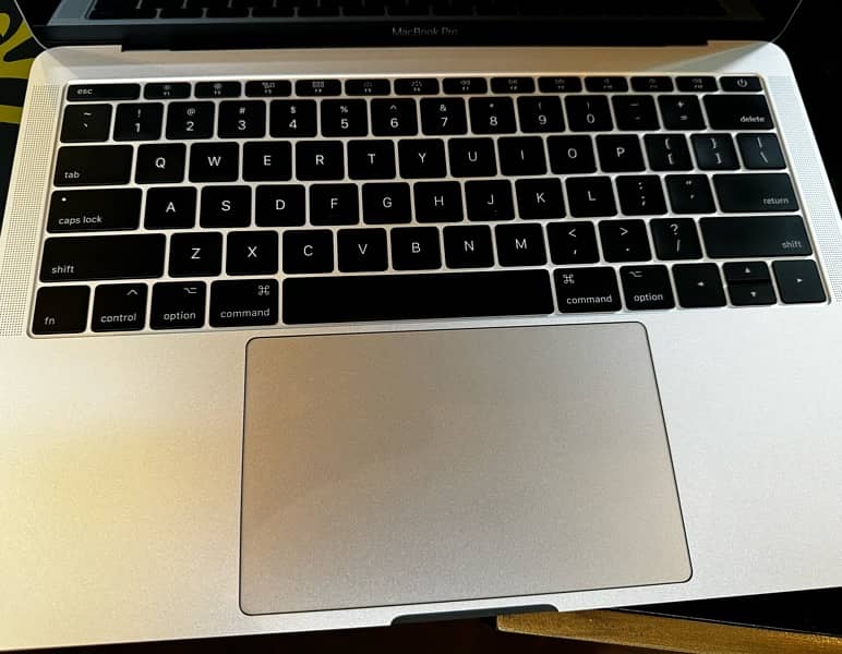 macbook pro 2017 13 inch 2