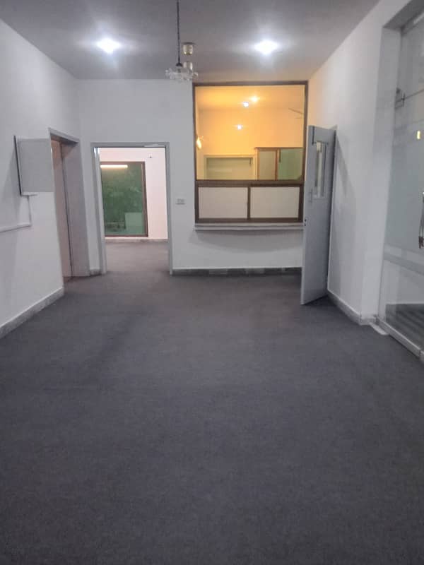 1 kanal 3 bedroom separate upper portion in cantt 16