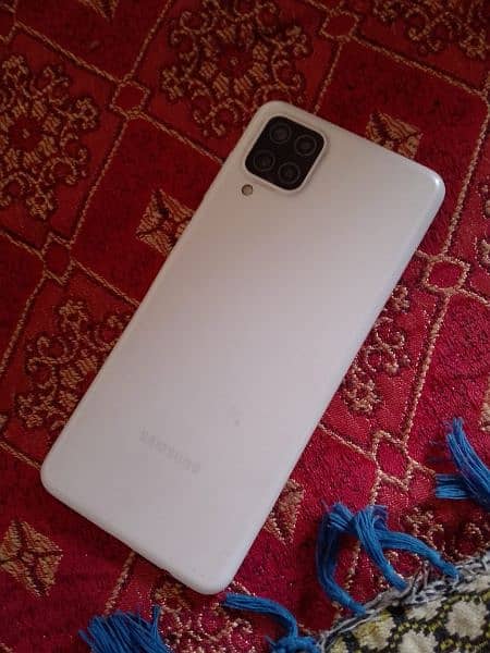 Samsung mobile Galaxy 12 1