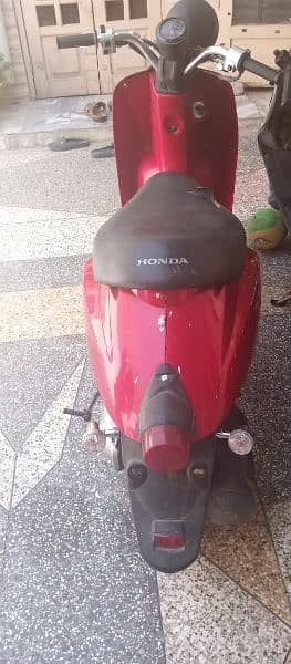 Honda branded scotty 4
