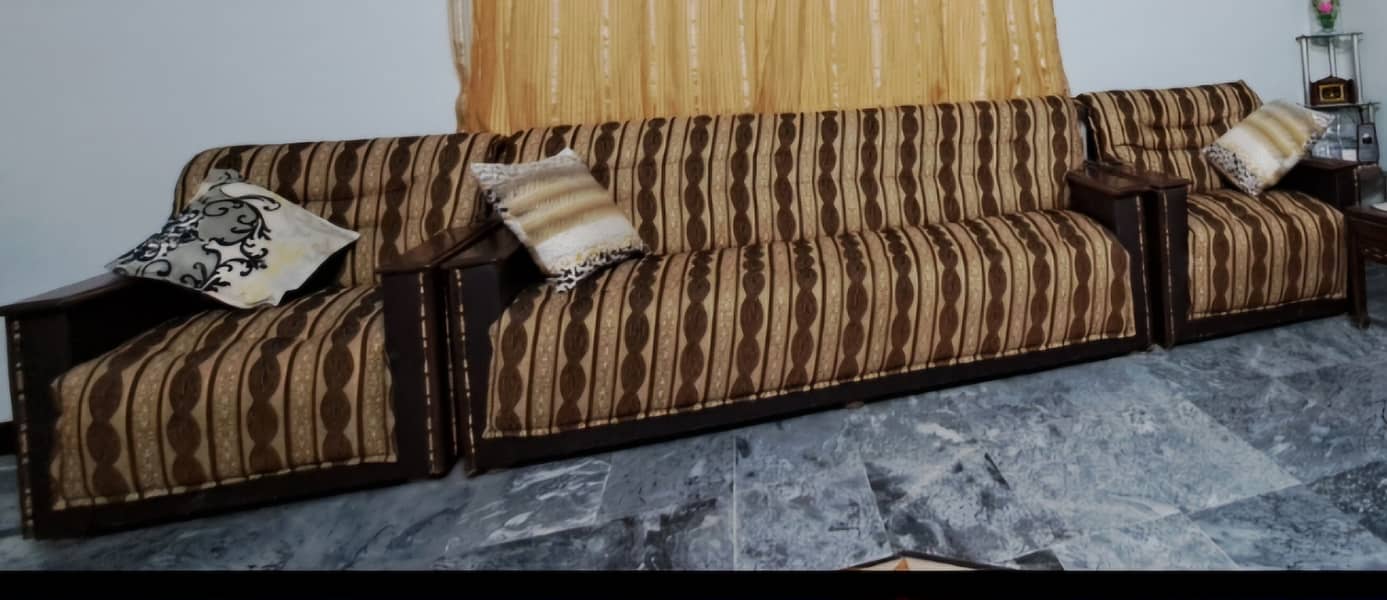 Sofa set. 5 seater with cushions safora kesc society with caushions 1