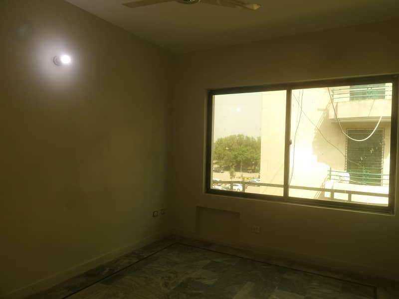 1000 SQ-F Office Available For Rent In I-8 Markazx 5