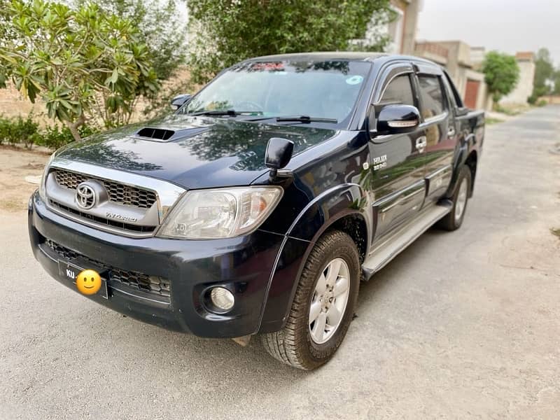 Toyota Hilux vigo 2010/15 model for sale 2