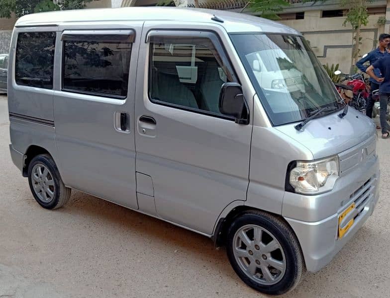 Mitsubishi mini cab 1