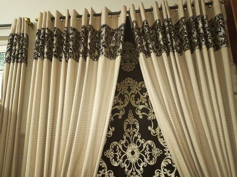 Fancy Curtain In Good Condition 1