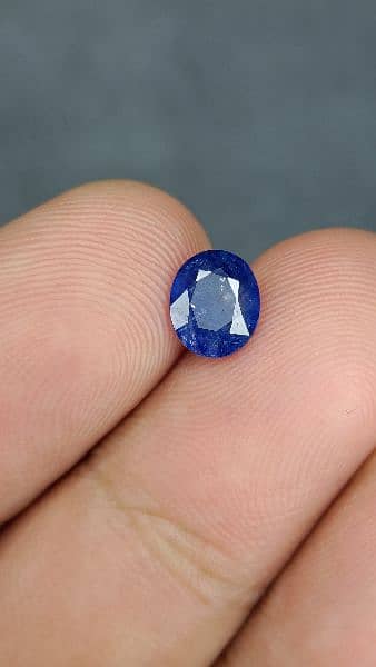 Royal blue Srilankan Neelam Blue Sapphire Ceylon gemstone 1