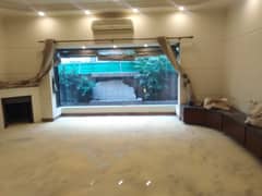 Well Maintained Used 1 Kanal Modern Design Bungalow On Top Location For Sale In DHA Phase 2 ,Lahore