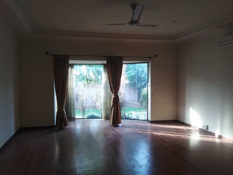 Well Maintained Used 1 Kanal Modern Design Bungalow On Top Location For Sale In DHA Phase 2 ,Lahore 1