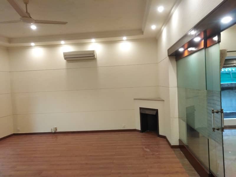 Well Maintained Used 1 Kanal Modern Design Bungalow On Top Location For Sale In DHA Phase 2 ,Lahore 13