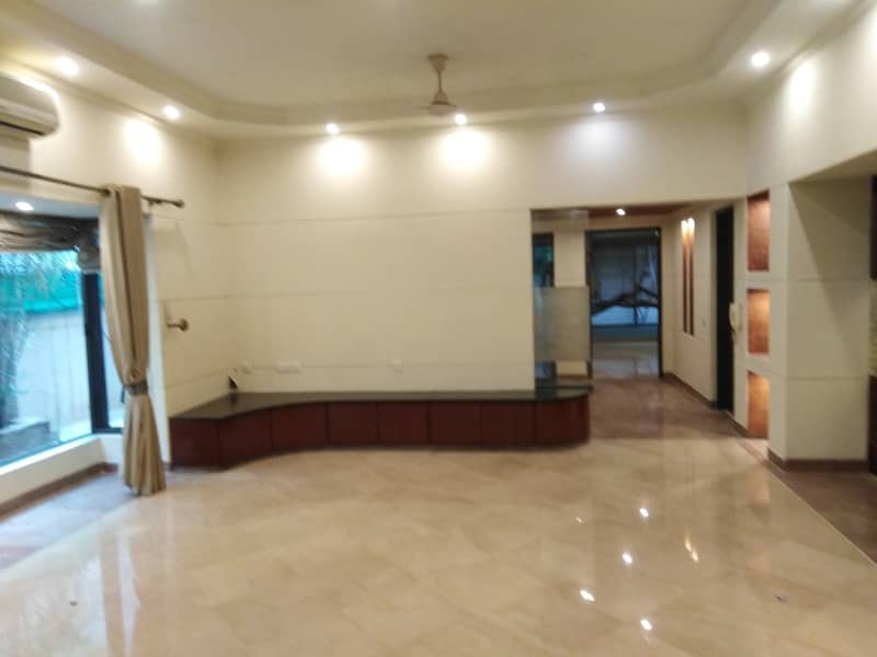 Well Maintained Used 1 Kanal Modern Design Bungalow On Top Location For Sale In DHA Phase 2 ,Lahore 15