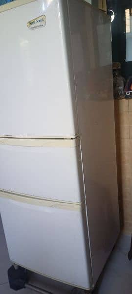 Refrigerator in an excellent condition 1