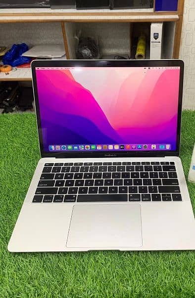 MacBook Air Core i5 2019 for sale 13 inches 1