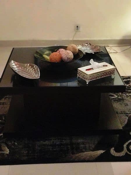 Aesthetic side tables and a center table   (قیمت قابل تبادلہ ہے) 2