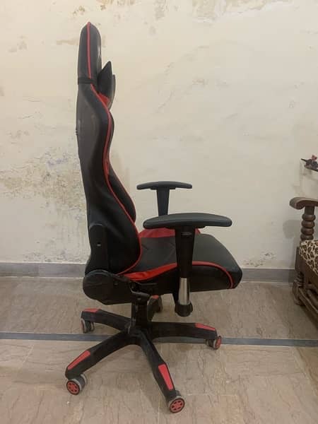 Gaming chair New 4
