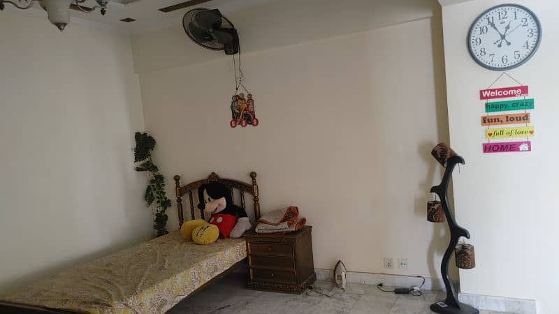Semi Furnished Room Available For Rent Male & female Only One Person 1