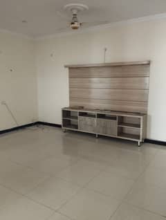 10 Marla Upper Portion For Rent, 3 Bed Room With Attached Bath, Drawing Dinning, Kitchen, T. V Lounge, Servant Quarter 0