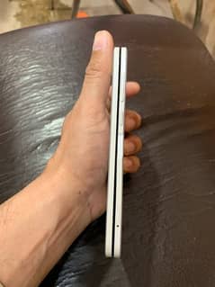 microsoft surface due book 8/128 gb
