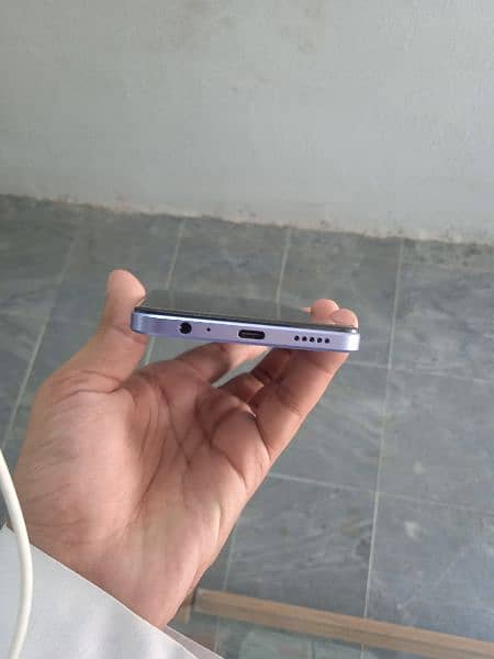 Vivo y17s Ram 4 GB 128 New condition only box open 3