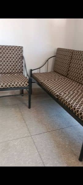 5 seater Lohy ka sofa 1