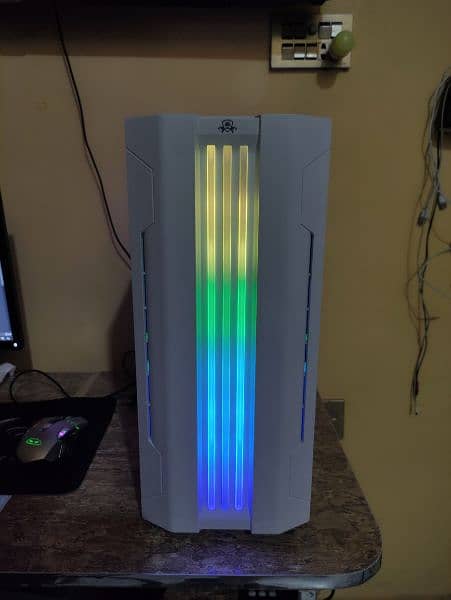 Intel i5 4th gen + Sapphire Nitro +Rx 590 RGB gaming PC 1