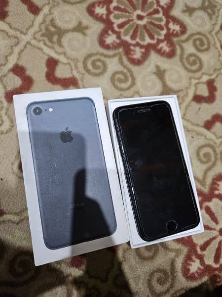 Iphone 7 32 gb waterpack PTA approved with box 10/10 6