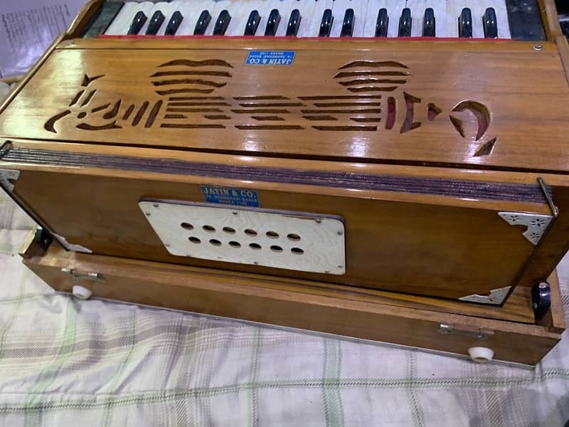 Wooden Harmonium of Jatin & Co 1