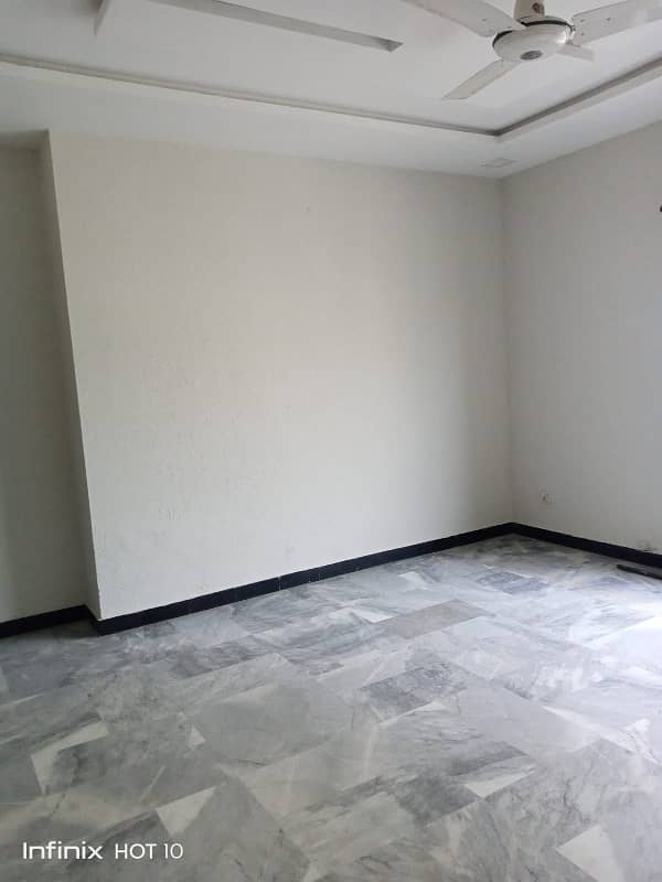 E-11 1-kanal Upper Portion With Mumty For Rent 10