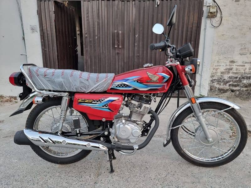 Honda Cg 125 in showroom condition 0