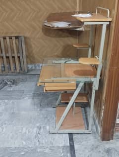 Selling wooden computer table with protected glass 0