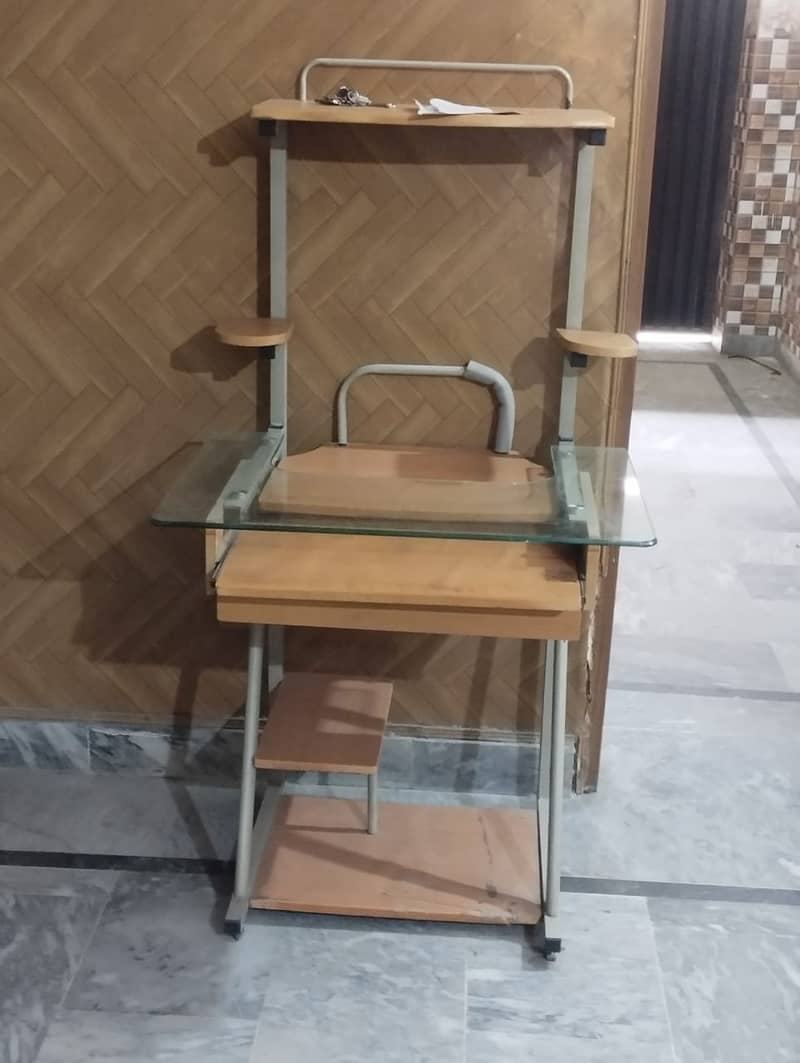 Selling wooden computer table with protected glass 1