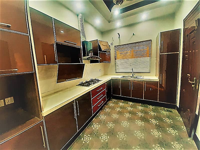 Excellent Modern Kanal Upper Portion on Best Price at Rent 3