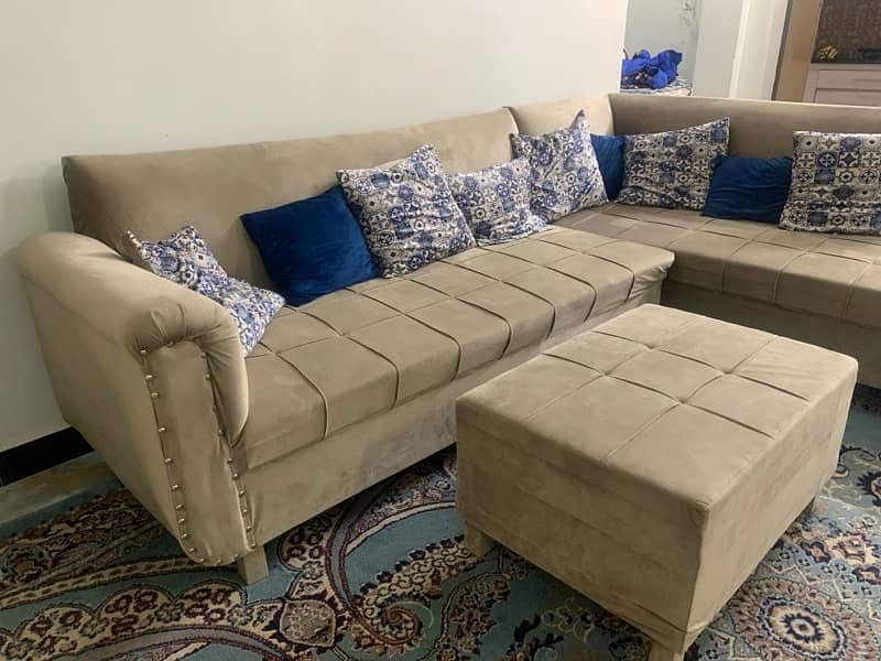 L shaped sofa set with one removable piece 2