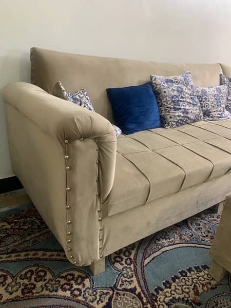 L shaped sofa set with one removable piece 3