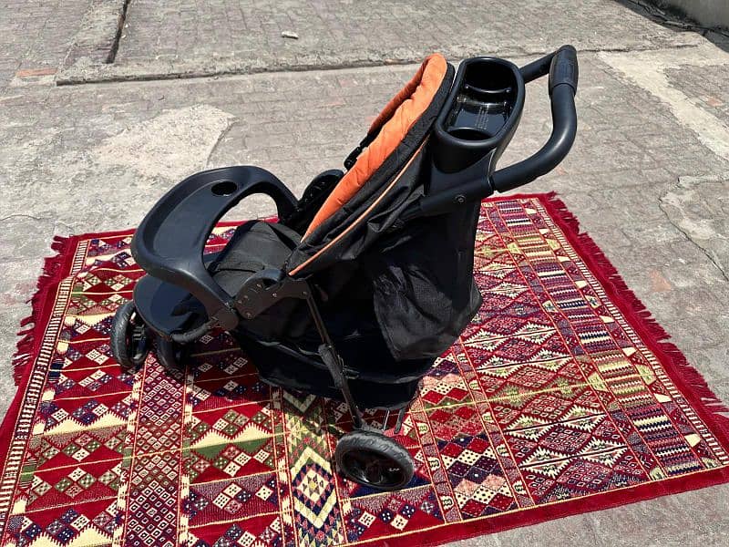 3 Wheels heavy duty imported stroller in brand new condition for sale 2