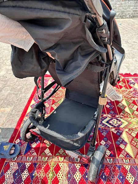 3 Wheels heavy duty imported stroller in brand new condition for sale 5