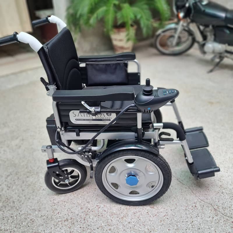 Just Like New! Comfortable Electric Wheelchair - Foldable 90U 5