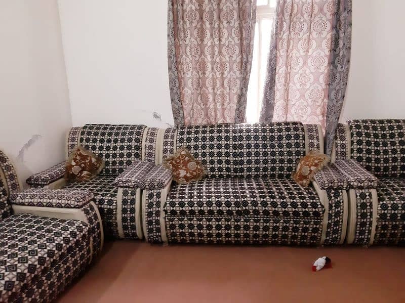 7 seater sofa in good condition 2