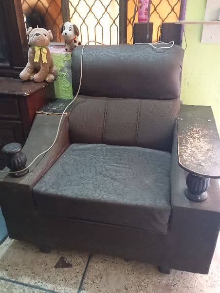 Sofa set with center table  for sale 2