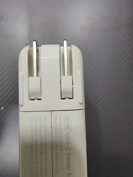 apple 61 W 87 W 96 W  charger 3