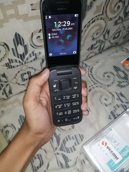 Nokia 2660 flip 6