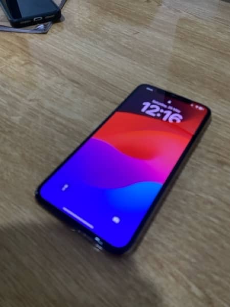 iPhone 11pro max 256GB pta approved 4