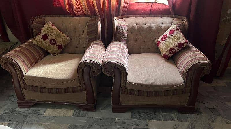 7 seater sofa set. 0